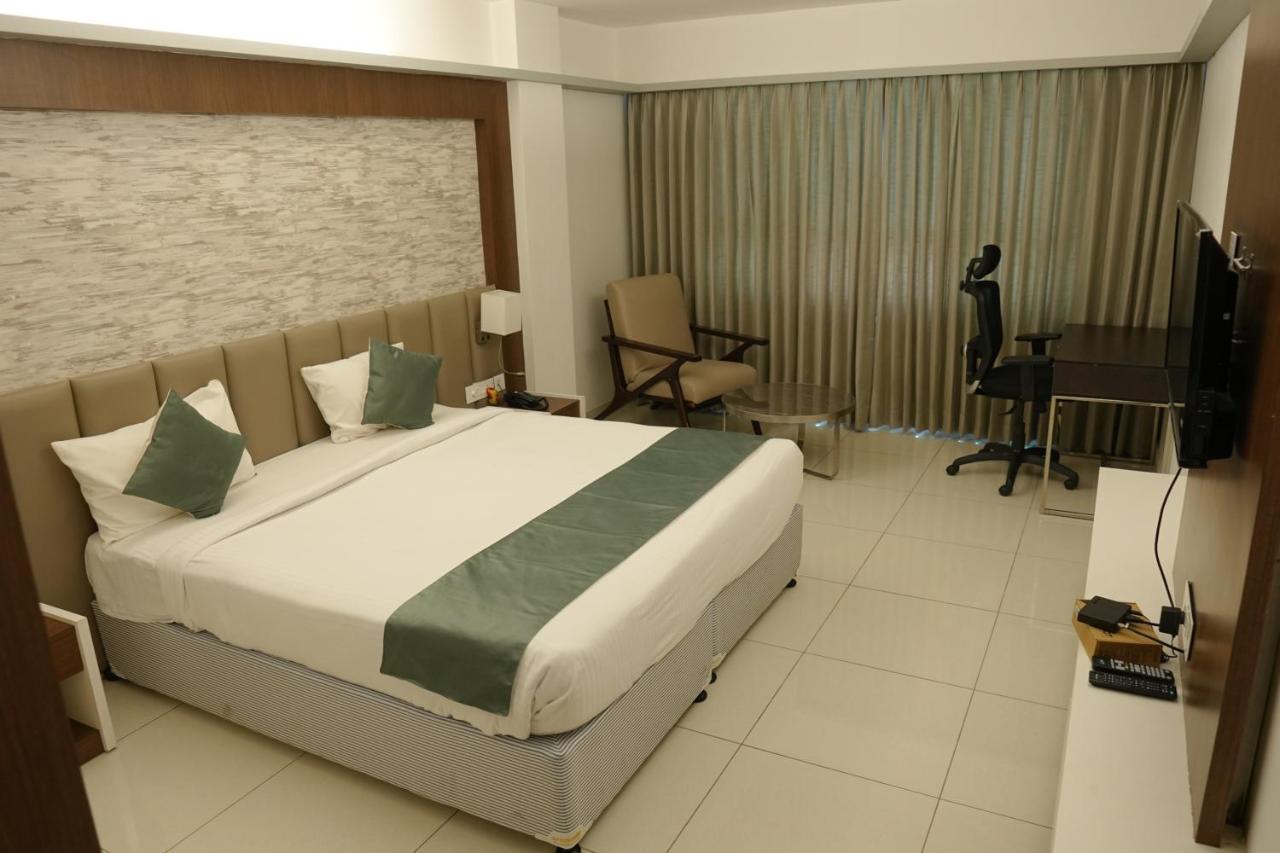 Hotel Konark Khammam ภายนอก รูปภาพ