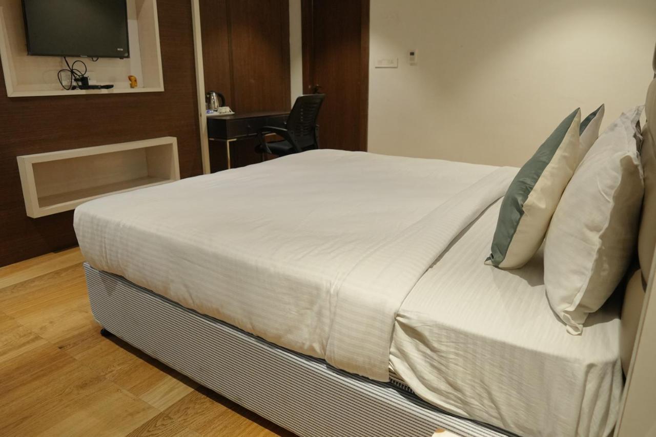 Hotel Konark Khammam ภายนอก รูปภาพ